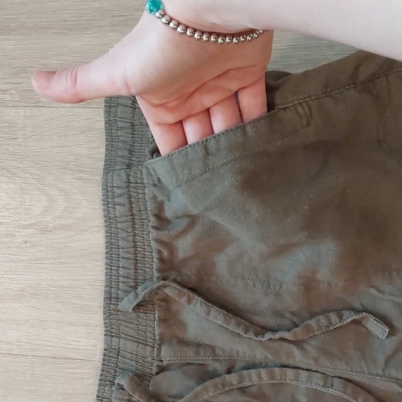 Reitmans Green Shorts - Picture 5 of 5